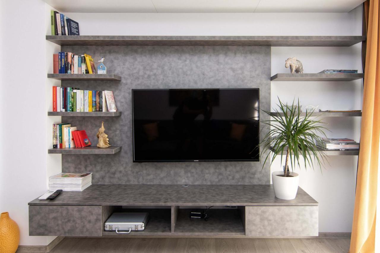 Luxury City Center Two Bedroom Apartment Close To Beach ヴァルナ エクステリア 写真