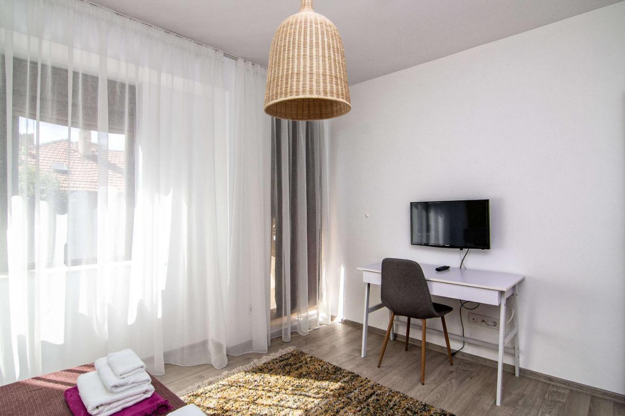 Luxury City Center Two Bedroom Apartment Close To Beach ヴァルナ エクステリア 写真