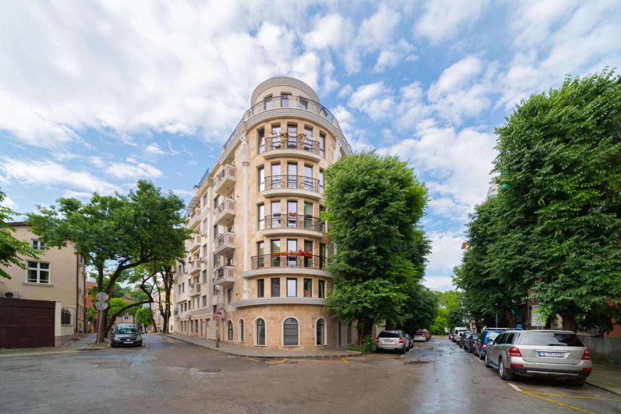 Luxury City Center Two Bedroom Apartment Close To Beach ヴァルナ エクステリア 写真