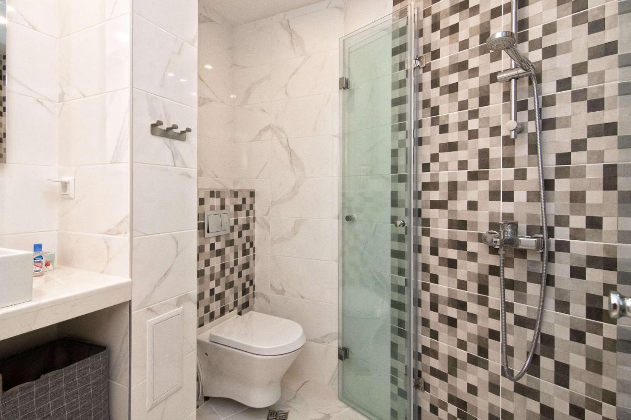 Luxury City Center Two Bedroom Apartment Close To Beach ヴァルナ エクステリア 写真