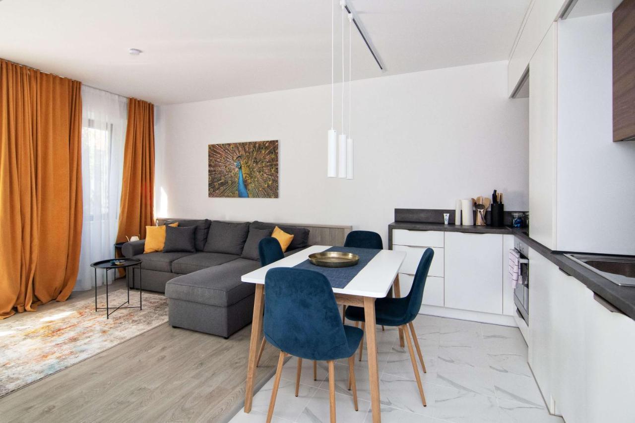 Luxury City Center Two Bedroom Apartment Close To Beach ヴァルナ エクステリア 写真