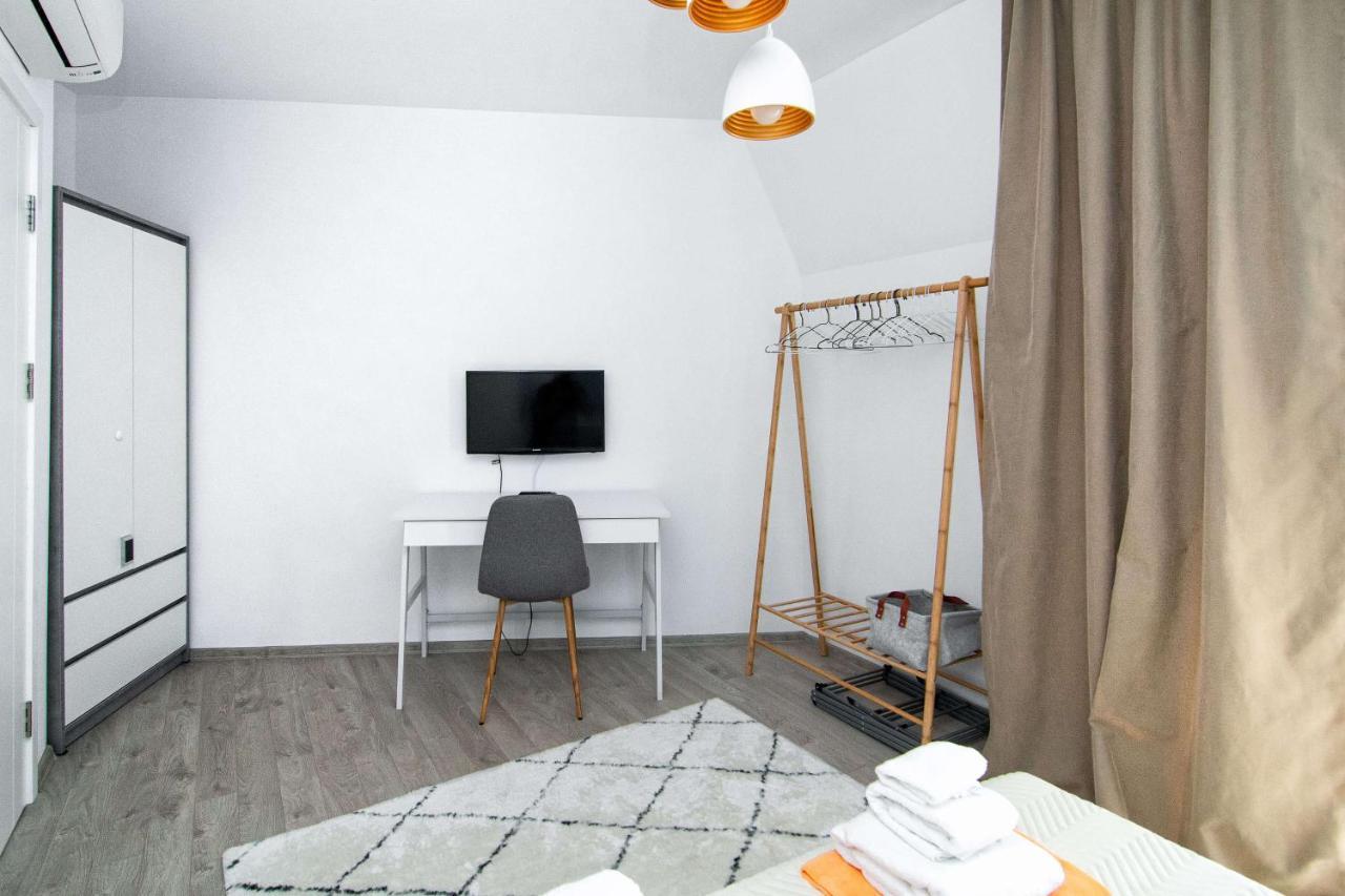 Luxury City Center Two Bedroom Apartment Close To Beach ヴァルナ エクステリア 写真