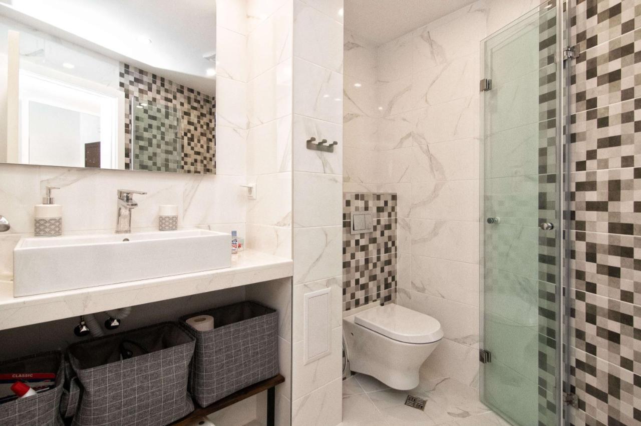 Luxury City Center Two Bedroom Apartment Close To Beach ヴァルナ エクステリア 写真